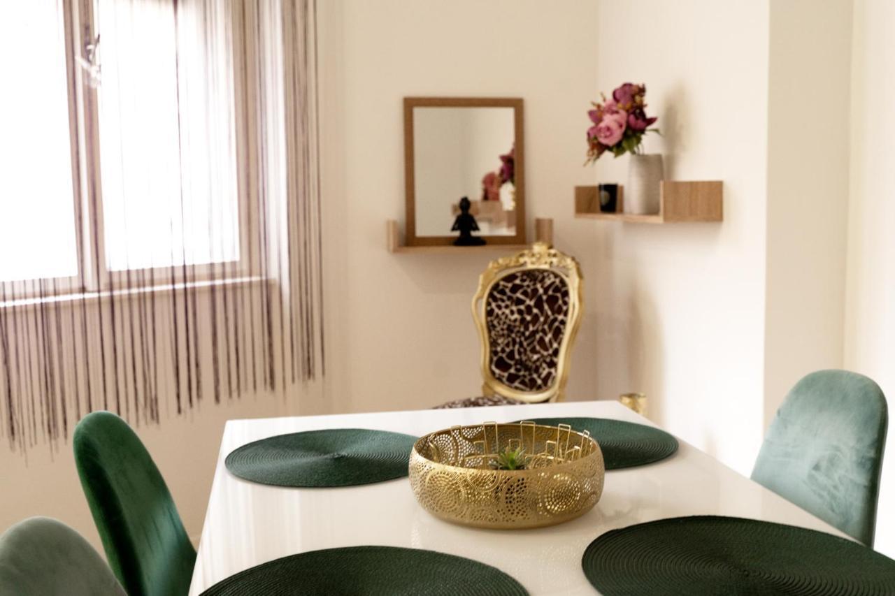 Fand Center Apartman Luxury Szeged Eksteriør billede